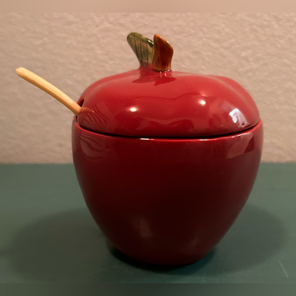 Ceramic Apple dish. 4”x3.25”